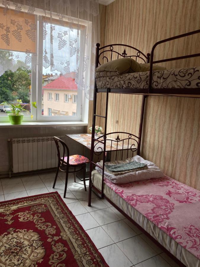 Centre Hostel Mukacheve Exterior photo